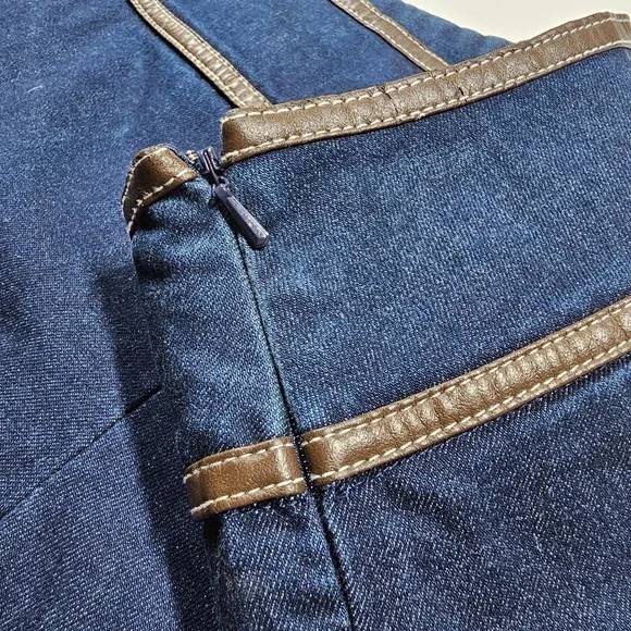 Vintage Pendleton Blue Denim Flare Jeans Faux Leather Trim Md-Rise Women's 8 - Picture 4 of 12